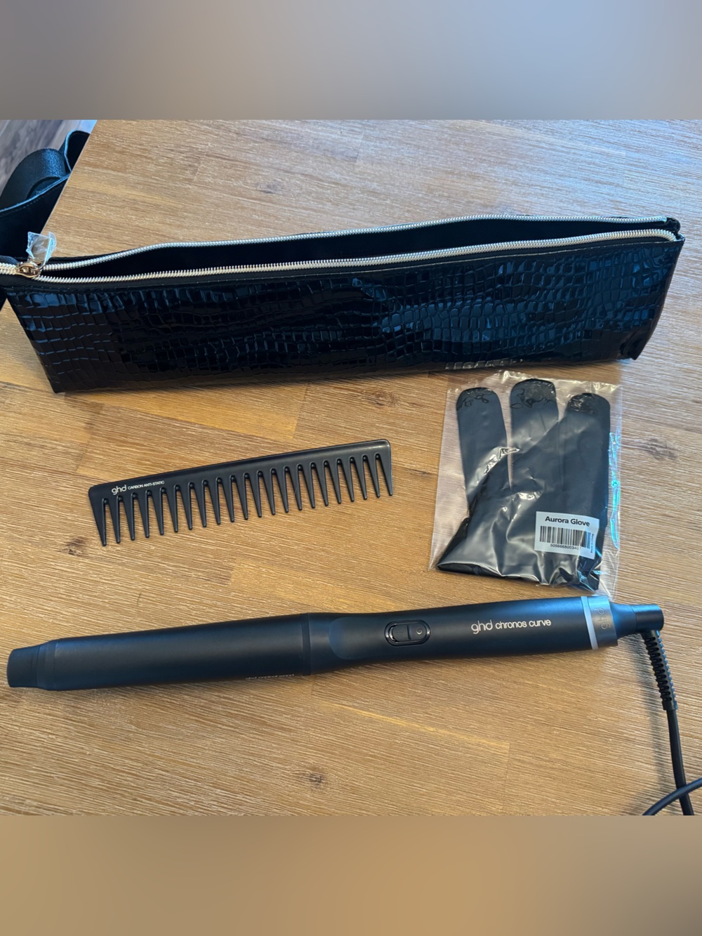 ghd Matte Black Curling Wand with Accessories